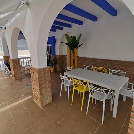 La Buganvilla House Holiday home *